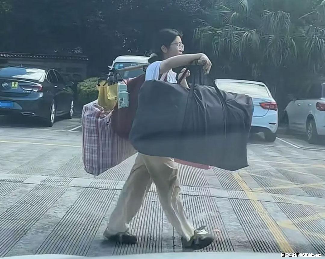 全网追的“扁担女孩”，找了一份暑假工，时薪12元 - 鹤岗生活资讯 - 鹤岗28生活网 hegang.28life.net